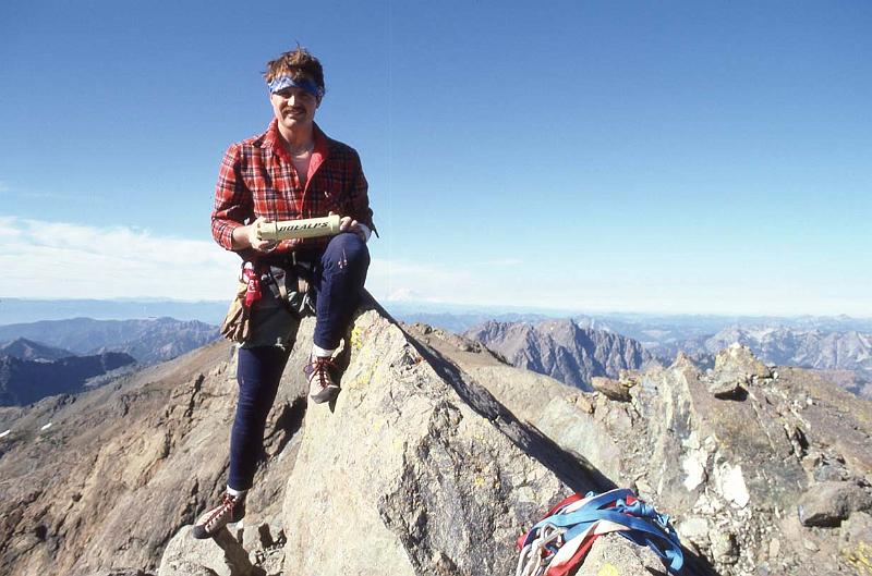 1986-072 Ingalls Peaks Sep-1986 Me Summit of N Ingalls.jpg